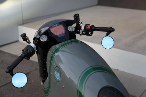 路特斯品牌目前唯一的摩托车,用最新技术打造复古外形